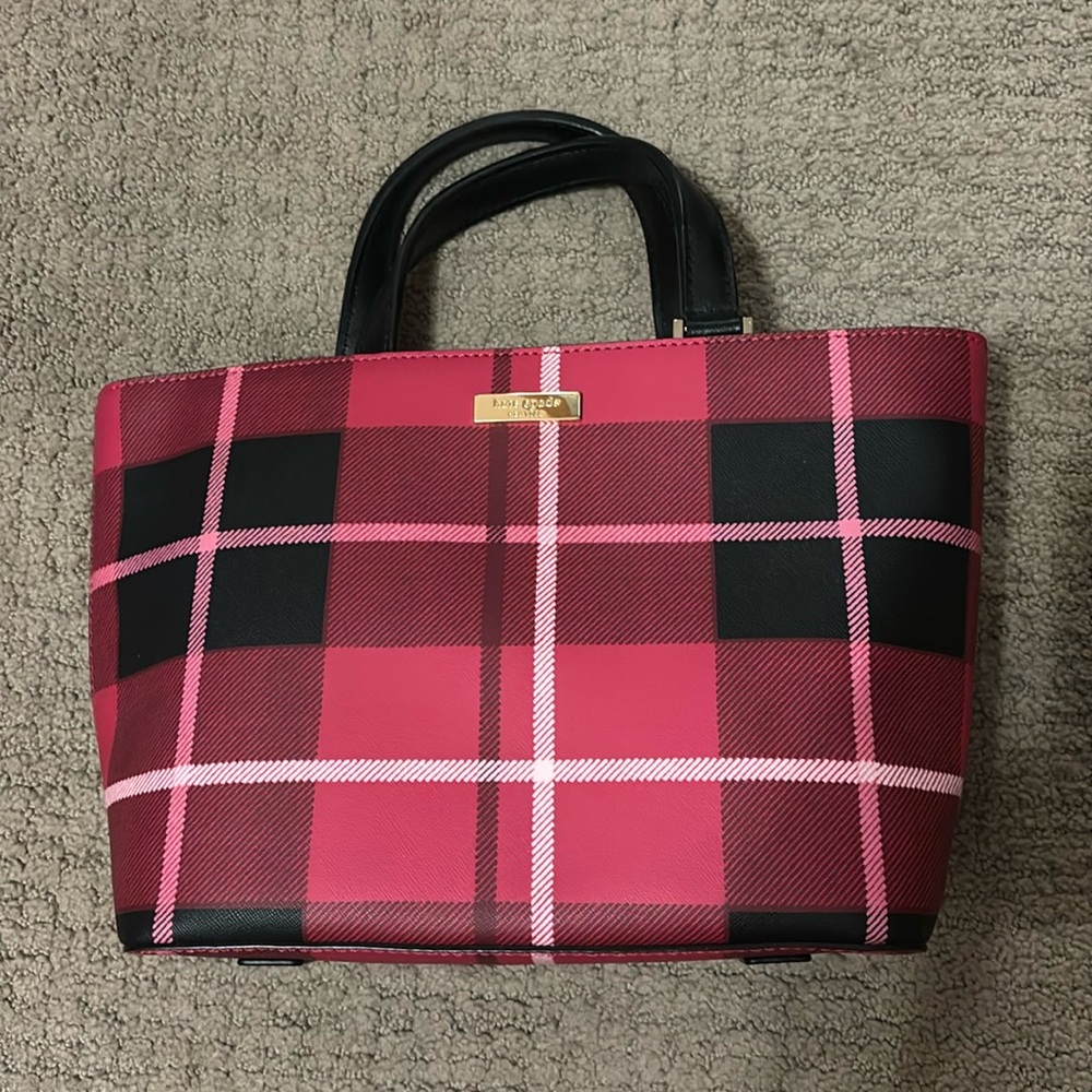 I never used this Kate spade purse because I simply don’t like biggish purses.